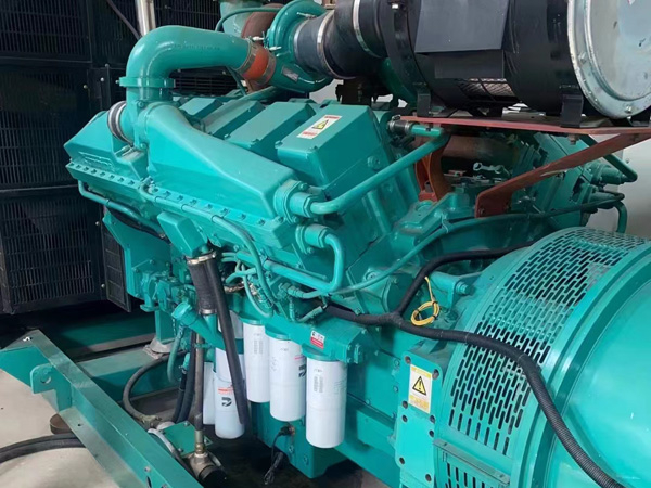 涟水更换100kW柴油发电机组机油时，需要注意哪些事项？